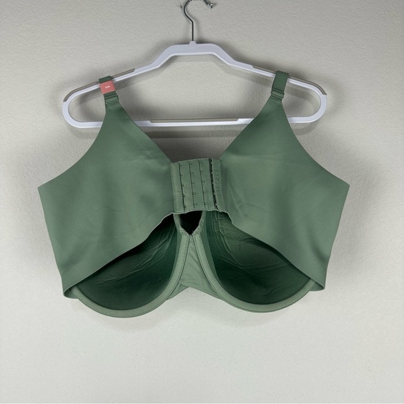 NEW Cacique Green Totally Smooth Lightly Lined Full Coverage Bra Size 46H - Picture 2 of 8